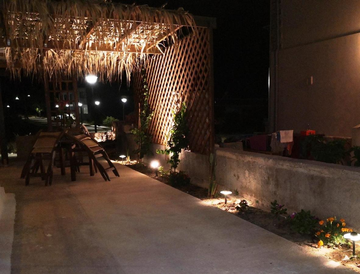 Marika Apartments Mastihari Exterior foto